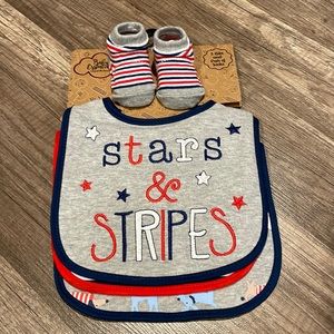 New Baby Essentials 4th of July Bib Set. 0-6 months